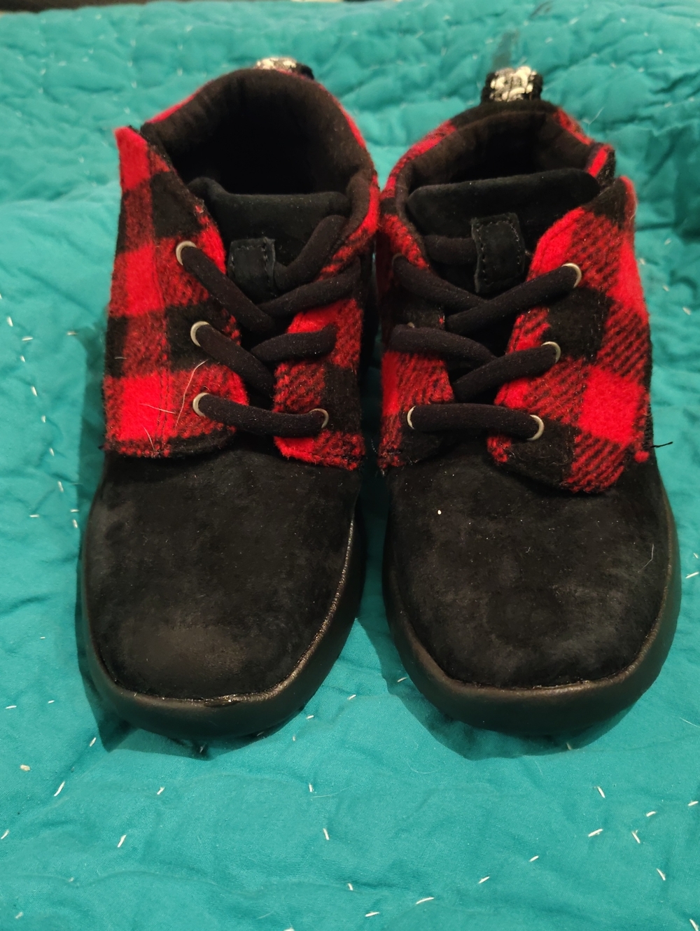 Kids Plaid Uggs Size 11